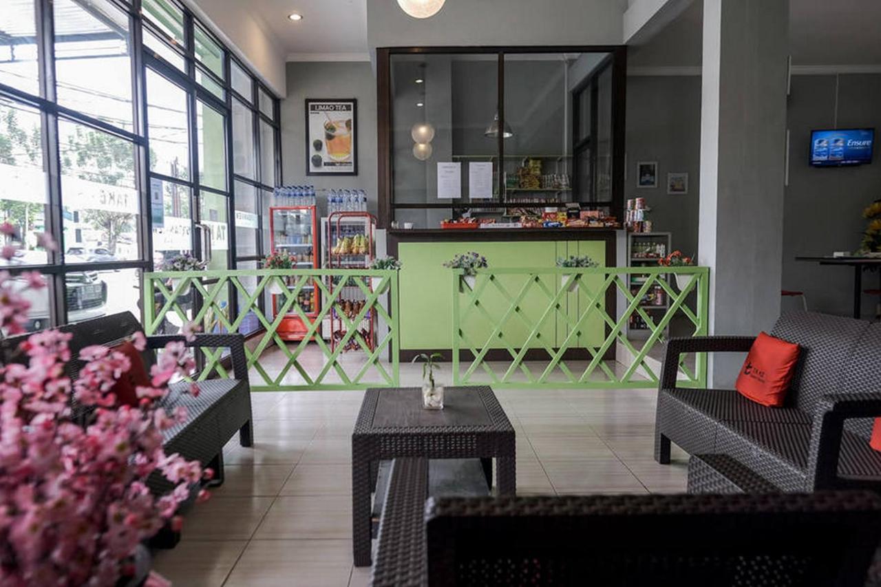Urbanview Hotel Ta Ke Jelutung Puncak Jambi Exterior foto